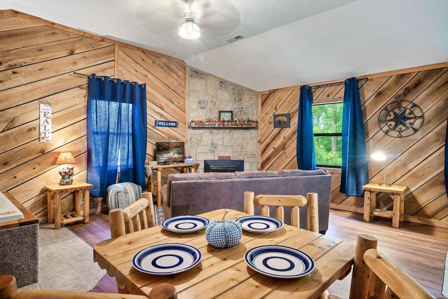 Romantic Mtn Cabin Hot Tub & Jacuzzi Views Sevierville Ngoại thất bức ảnh