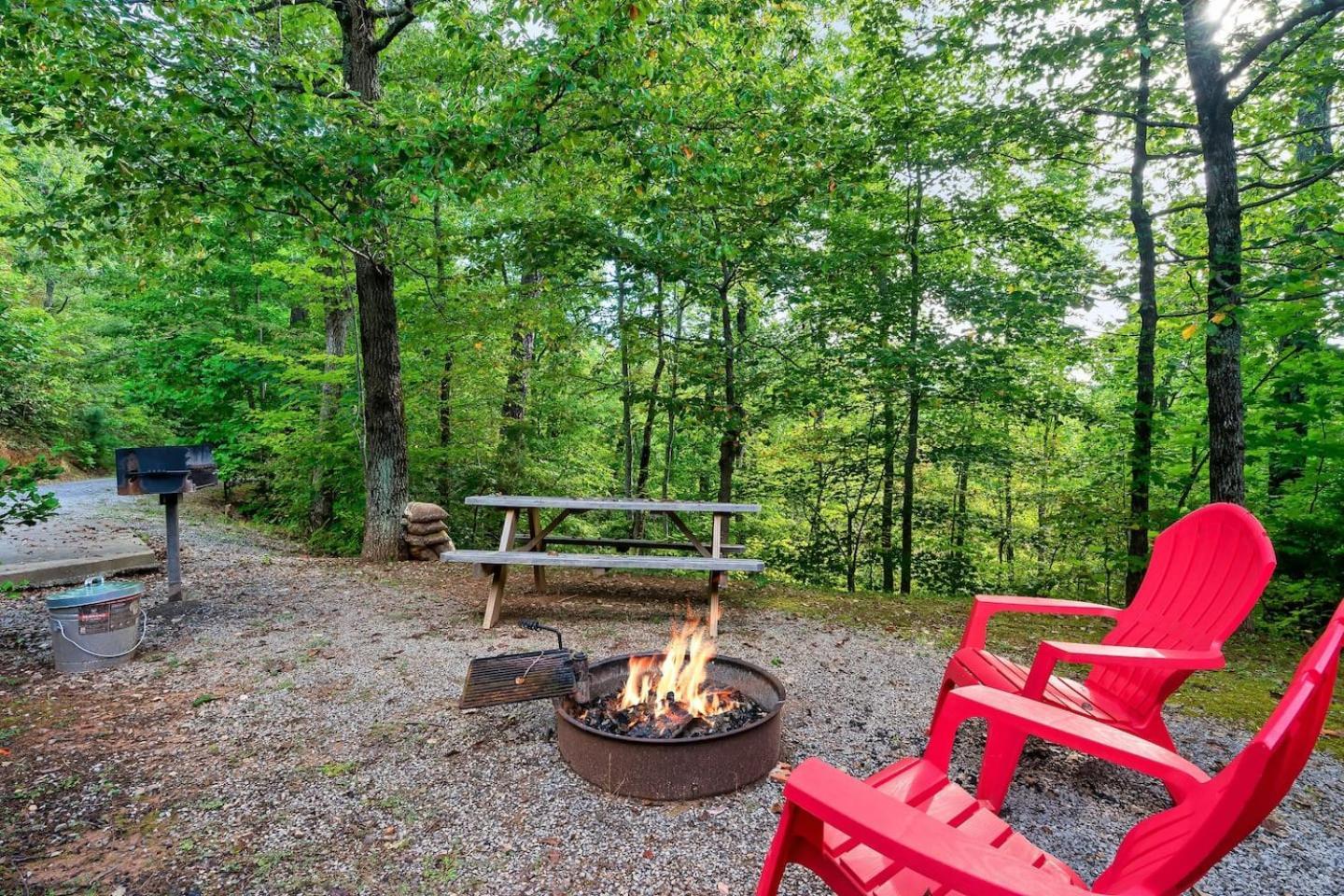 Romantic Mtn Cabin Hot Tub & Jacuzzi Views Sevierville Ngoại thất bức ảnh